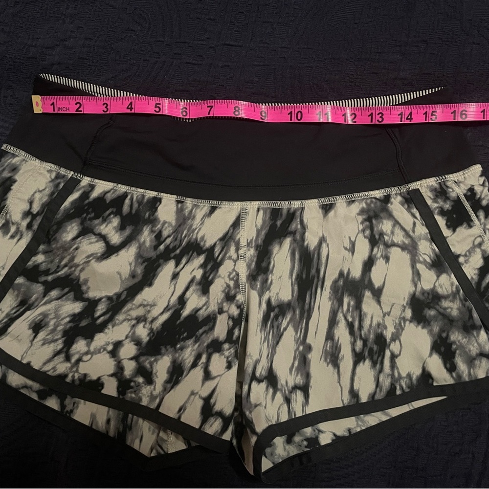 Lululemon Athletica Black and Gray Patterned Shorts